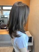 イェル(ELL.) 毛先まで潤う大人ミディアムレイヤー