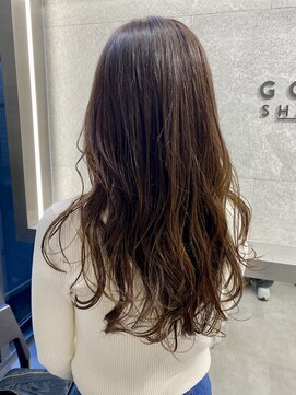 オリーブベージュ