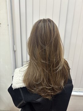 ラブレススフィア(LAVLESS sphere) ロングレイヤーカット