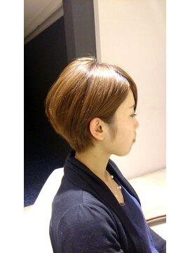 アクセル エルヴェ 城東店(AXCEL E'LEVER) 耳かけショートボブ AXCEL E'LEVER城東店