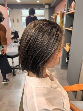 ローカル 赤坂(Local) 切りっぱなしボブ