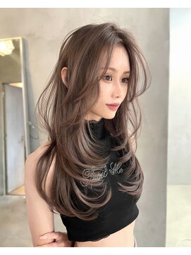 ガラ(GALA) 小顔レイヤー ウォームベージュ