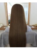 瞳の色、肌の色を見て1人1人に合わせた似合わせカラーを実現♪