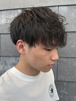 ヒュイル バイ ニアウ(Hwyl by Niau) メンズマッシュシャドウパーマスパイラルパーマニュアンスパーマ