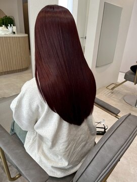 ミア(mia) グレージュ切りっぱなしボブ前髪ありミニボブミルクティベージュ