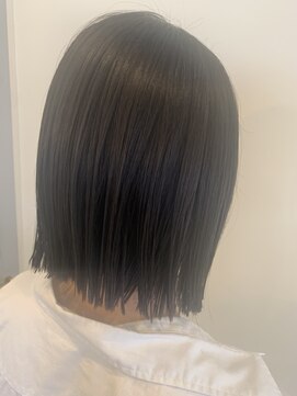 ニナル(Ninal) 『切りっぱなしボブ×アドミオカラー』艶髪ナチュラルブラック