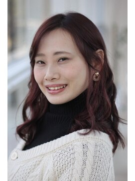 ミスエッセンス(MISS ESSENCE) インナーカラーを楽しむウェーブヘア/ミスエッセンス竹下