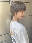 GRANDLINE 千崎聖太　髪艶カラー美ショートヘアグレージュカラー