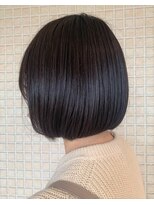 ヘアサロン アプリ(hair salon APPLI) 『 グレー×グリーンの暗髪カラー☆　まとまるボブスタイル 』