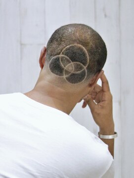 ヨシザワインク プレミアム 横浜 桜木町店(YOSHIZAWA Inc. PREMIUM) メンズデザインスキンフェードソリッドワイルドスタイル