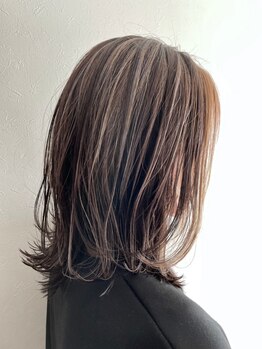 アトリエシェリー 東和田店の写真/白髪を上手に活用したハイライトなど・・・白髪をカバーしながら髪のお悩みを解決します！