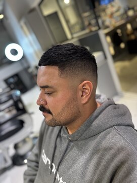 フランクスバーバーザスタンド(Frank’s barber the stand) クロップスキンフェードE