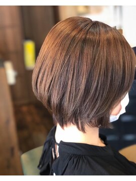 クララ オカヤマ(CLALA Okayama) ショートボブ
