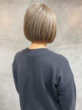 オムズドット(om's dot) 透明感ミルクティーグレージュ