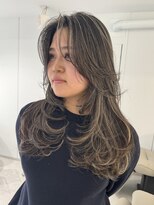 ノラ ウメダ(NORA UMEDA)&nbsp;レイヤーカット地毛ハイライト西海岸海外風カーテンバング