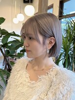 プカナ ラ(pukana_La)&nbsp;ホワイトミルクティベージュ×ぱつっとボブ♪