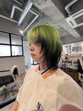 ストロベリーR. ハッシュボブにライムグリーンカラー