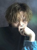 カルロイースタイル(CARLO e-style)&nbsp;センターパート／波巻きパーマ/ツーブロック