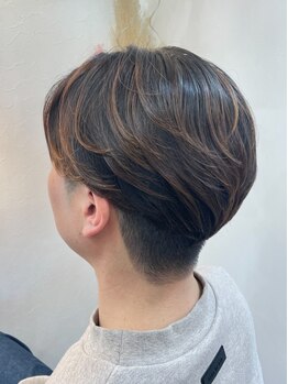 《メンズクーポンあり》ビジネスヘア、きっちりキレイなヘアや強めハード系パーマなどスタイリングも簡単！