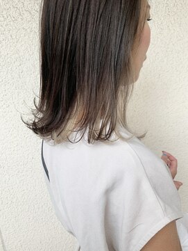 インナーカラー×ミディアム