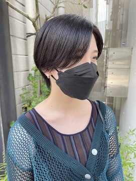 ハイブ 金沢(Hive) センターパートレディースショート黒髪スタイルツヤ髪スタイル