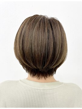 ヤマシタ(YAMASHITA) グラデーションボブ ハイライト アッシュ
