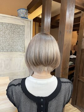 モアムー(Moremuu) ミルクティーカラー