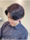 センターパートとダークパープルカラー