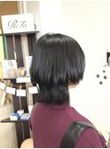 伸ばしかけの髪でもかわいくミディアムショートウルフ