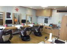 ヘアークリープ(hair Creep)の雰囲気（手指消毒、空間除菌、店内換気、など色々対策しております）