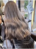 ロング　アッシュグレー　ハイライト