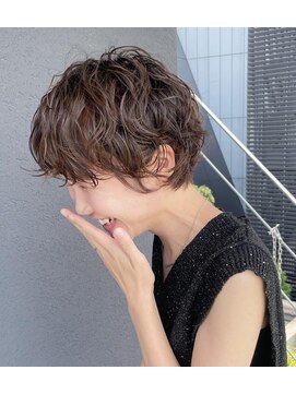 ナループロアボタン(Nalu pu loa BOTAN) レイヤーショートパーマ