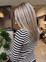 サニー 渋谷(SUNNY)&nbsp;バレイヤージュ、ハイライト、レイヤーロング、グレーベージュ