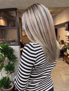 サニー 渋谷(SUNNY) バレイヤージュ、ハイライト、レイヤーロング、グレーベージュ