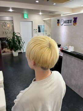 アイズ 海老名(AIZU) メンズカラー ブリーチ ニュアンスパーマ ツイストスパイラル