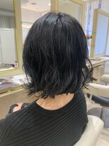 アッシュ 千歳烏山店(Ash)&nbsp;20代30代大人女性ウルフパーマくるくるパーマブルーブラック