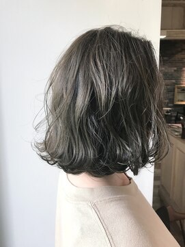 マイティ バイ エイチ(mighty by H) 【mighty】ボブ×カーキグレージュ×無造作カール