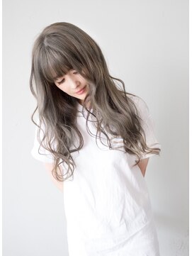 アリン(allin) アッシュグレー×ハイライトブリーチ