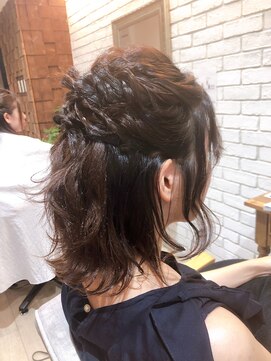 フラミューム 恵比寿(flammeum) ふじゆきアレンジ ねじりんこハーフアップ