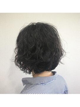 ミシュタ(mishuTA) ミディアムカーリーヘア