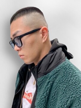 ソアー 新大阪(SOAR) 海外流行!ボウズスタイルクロップバズカット【新大阪】