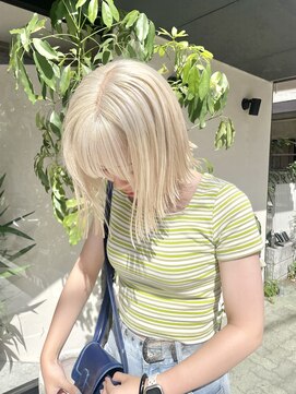 ルル 表参道(lulu.) 切りっぱなしボブ ボブウルフ ミニボブ ハイトーンカラー【Riku