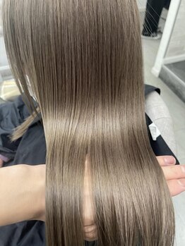 アールプラスヘアサロン(ar+ hair salon)の写真/【オージュアソムリエ在籍】髪の状態に合わせてTrが選べます◎【酸性ストレート】で憧れの地毛風美髪！