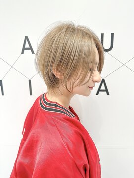 ハルキミナト ジャパン ヨコハマ(HARUKI MINATO japan YOKOHAMA) 大人可愛いくびれショート/ミルクティーベージュ20代30代40代