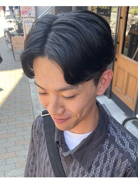 フリーク バーバーショップ 都島店(FREAK BARBER SHOP) 黒髪韓国風カルマパーマナチュラルセンターパート