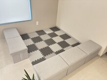 髪処イヤシロチの雰囲気（広めのキッズスペース。遊べるオモチャ等は只今更新中です♪）