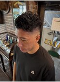 スキンフェードS字パーマスタイル