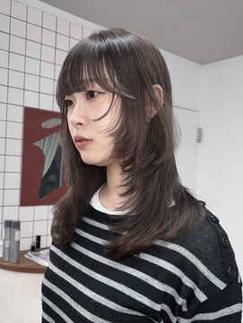 カルテ(QUARTE) 重めバング×レイヤーカット