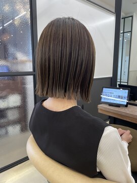 サンド 大阪梅田(sand) @eri_sand_  ショートヘア/大人ガーリー/モードヘア/大阪梅田駅]