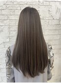 脱イエローヘアハイライトミルクベージュロング